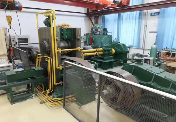 高校實(shí)驗(yàn)用四輥冷軋機(jī) 高校實(shí)驗(yàn)用四輥冷軋機(jī)